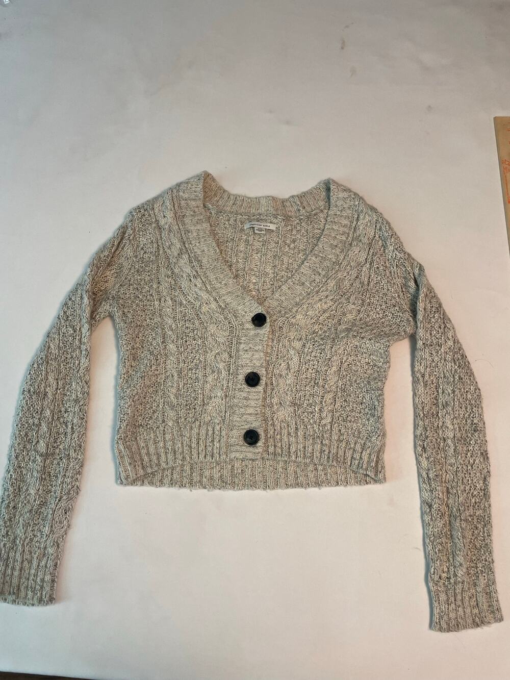 American Eagle Outfitters Gray Solid Knit Button Front V-Neck Sweater small